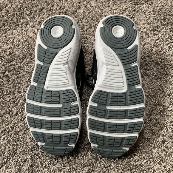 Brand New Under Armour Boys Sneakers - Picture 5 of 5